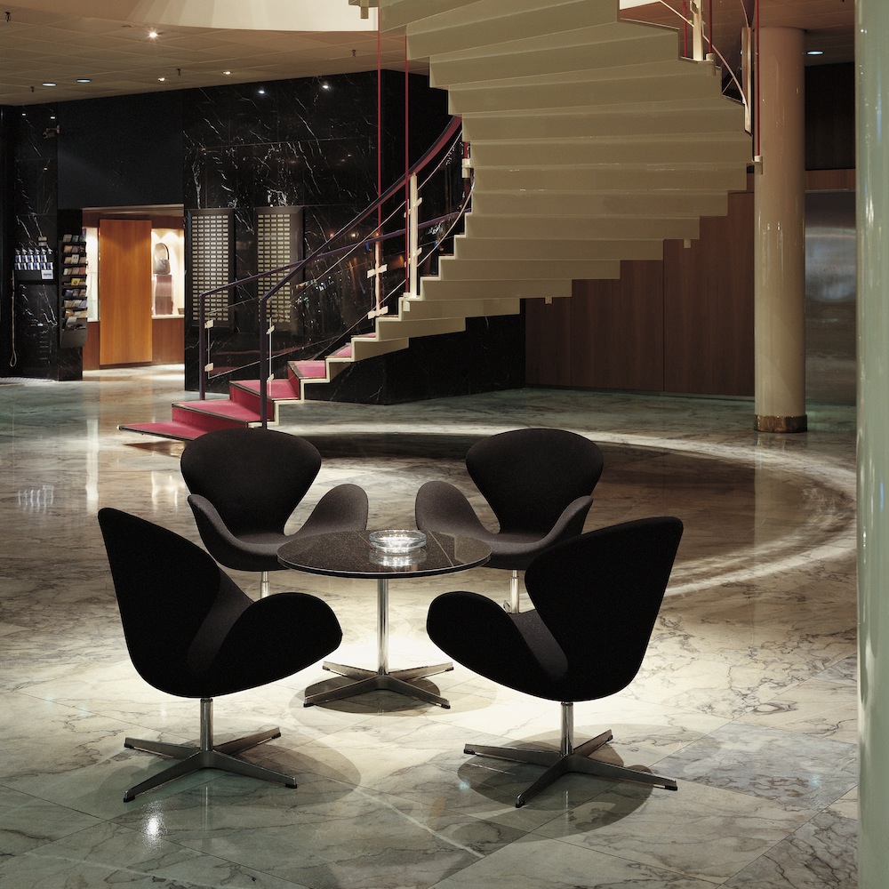 Swan™ Chair designed by Arne Jacobsen for Republic of Fritz Hansen