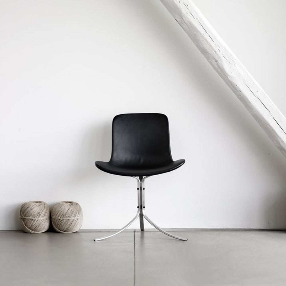 PK9 chair designed by Poul Kjaerholm for Fritz Hansen