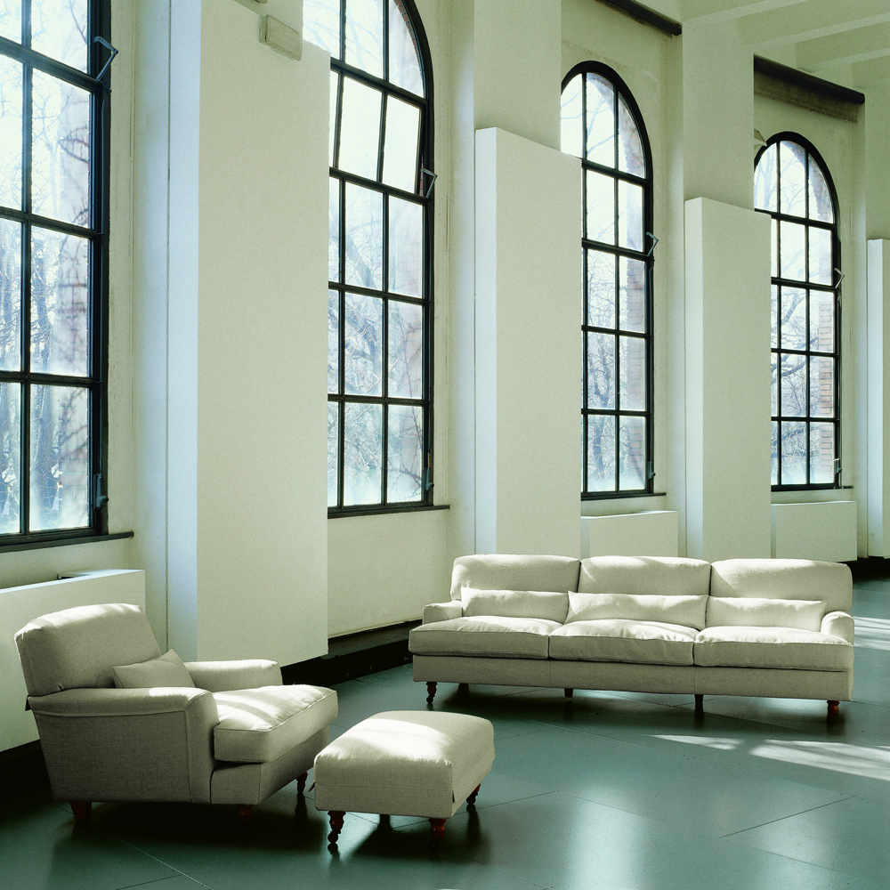 Raffles Sofa designed by Vico Magistretti for DePadova