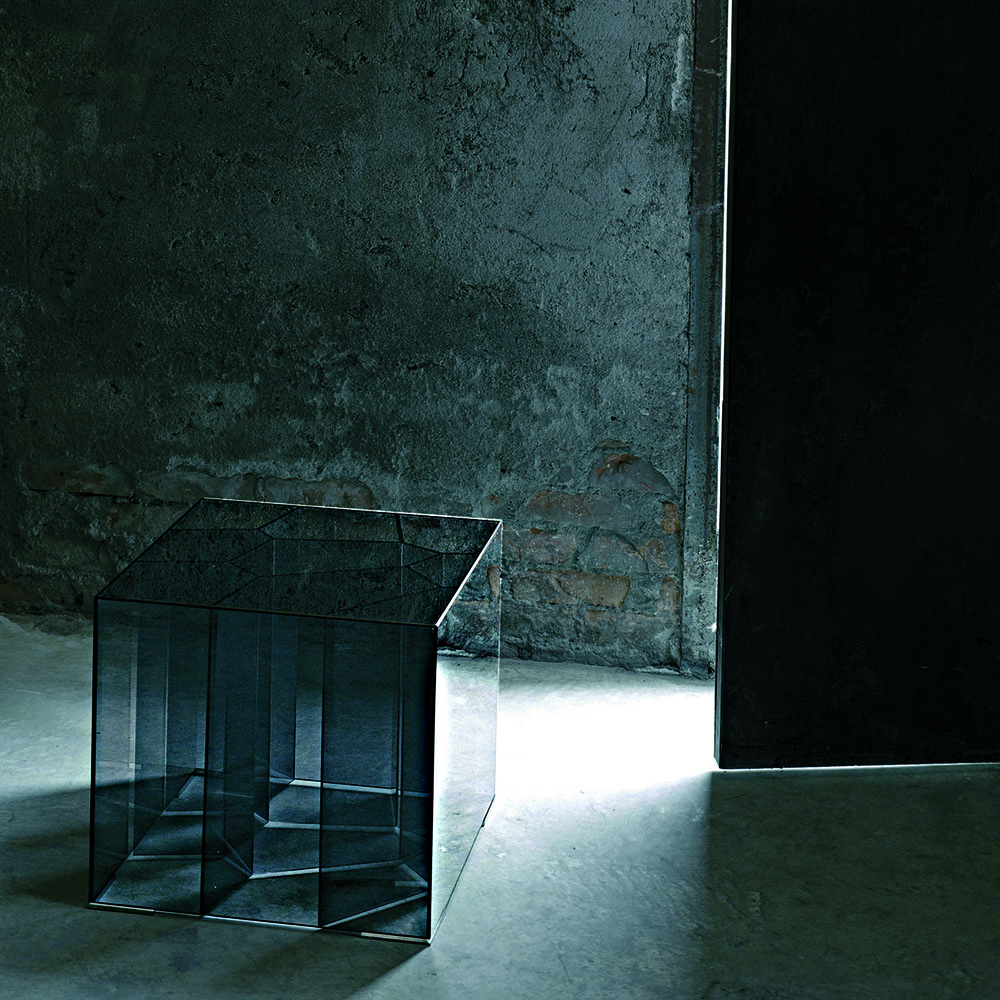 Alice occasional table designed by Jean-Marie Massaud for Glas Italia.