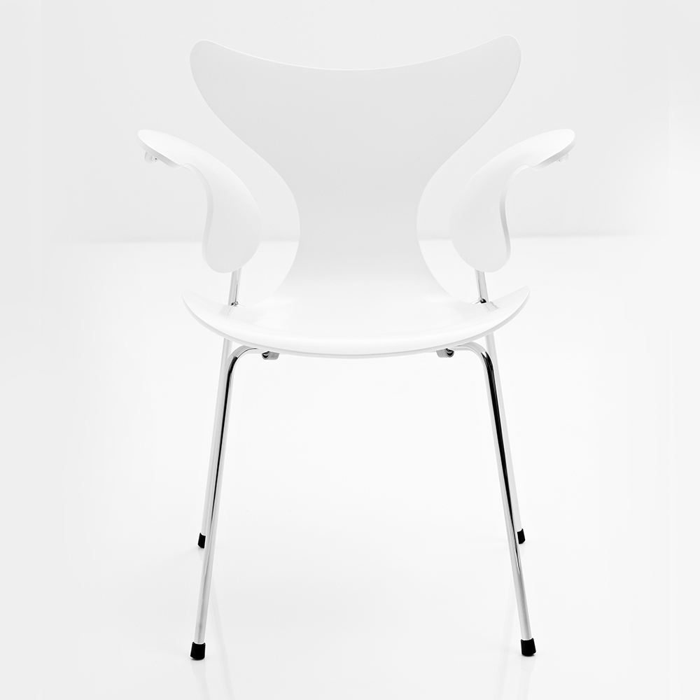 Lily Chair designed by Arne Jacobsen for Fritz Hansen
